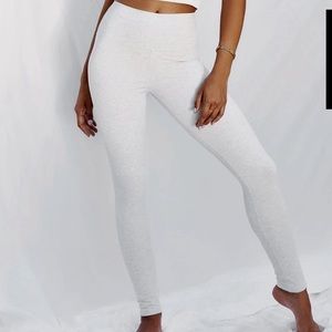 THE EVERYDAY LEGGINGS - ICE GREY